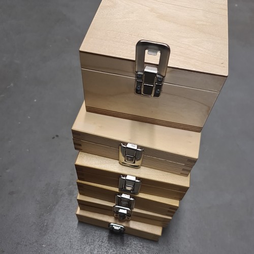 Quadratische kiste holz metall - quadratische, holz/metall
